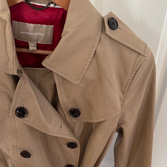 Banana Republic Classic Tan Trench Coat with bottom ruffle detail - Picture 8 of 9
